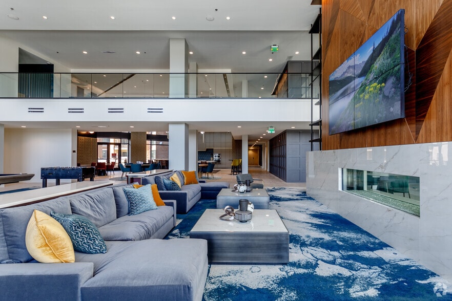 Primary Photo - The Apex at CityPlace
