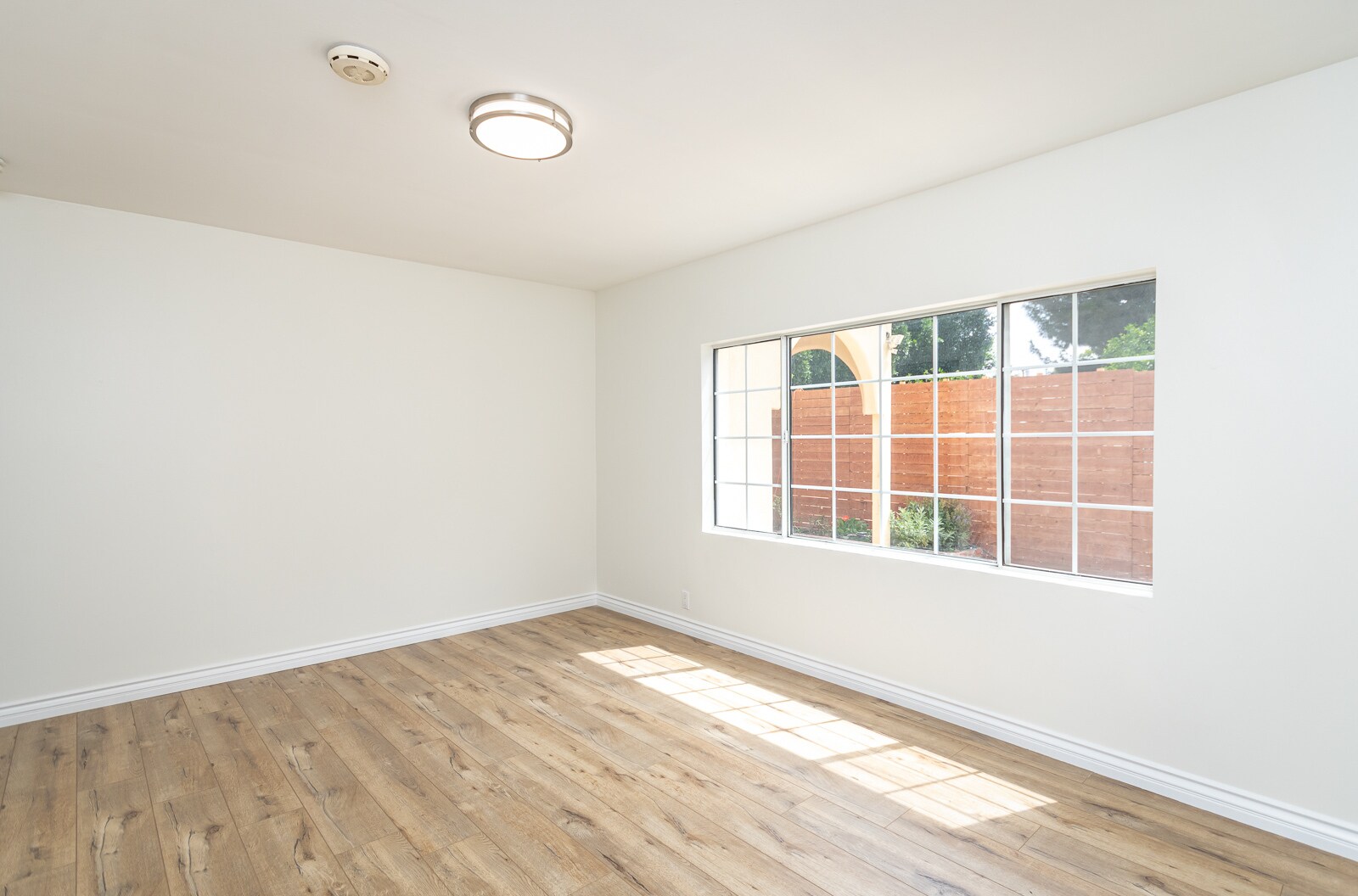 Building Photo - 5617 Katherine Ave