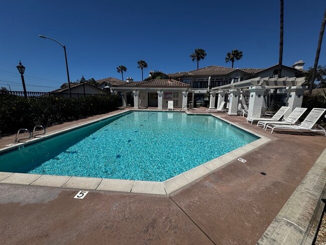 Building Photo - 2335 Rancho Del Oro Rd