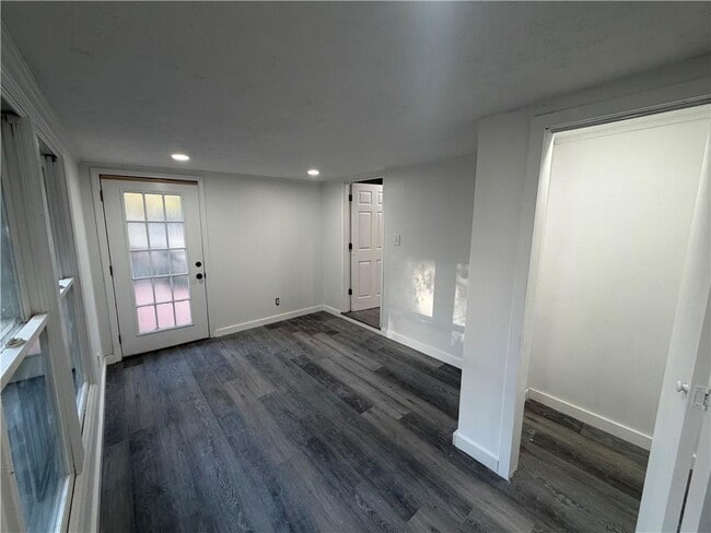 Building Photo - 1772 Martin Pl