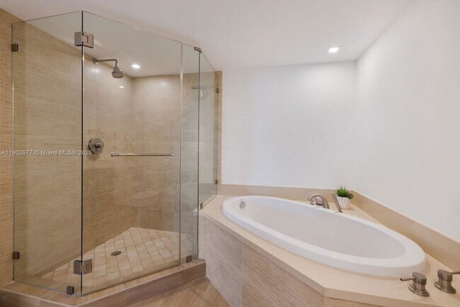 Building Photo - 7928 East Dr