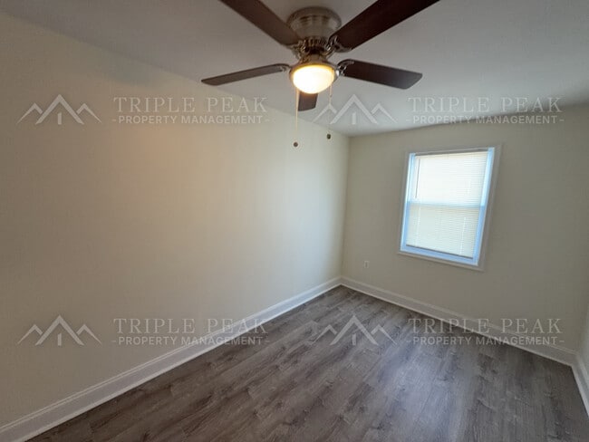 Building Photo - 7115 Emerson Ave