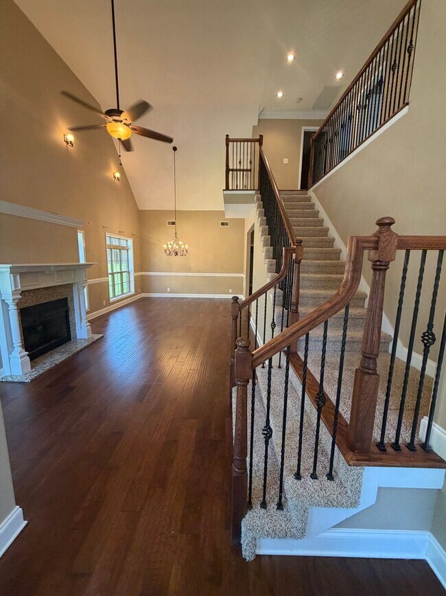 Building Photo - 266 Turnberry Circle