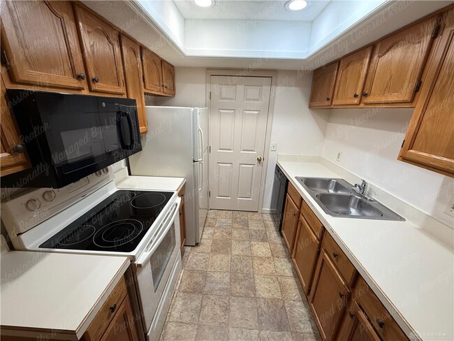 Building Photo - 9765 Centerville Creek Ln