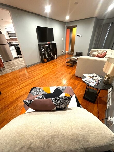 Building Photo - 9000 S Wabash Ave