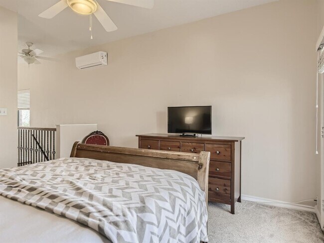 Building Photo - 1404 Norwalk Ln