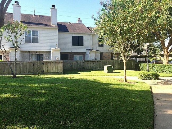 Building Photo - 2810 Grants Lake Blvd