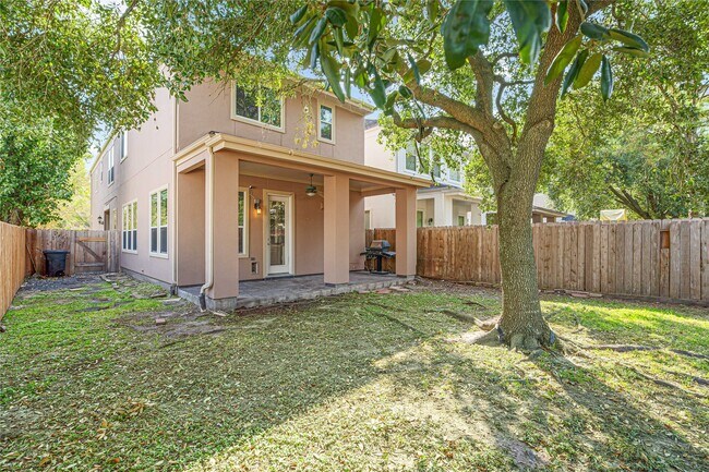 Building Photo - 112 White Dr