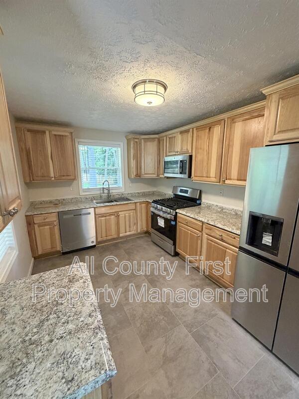 Building Photo - 2101 Holly Hill Dr