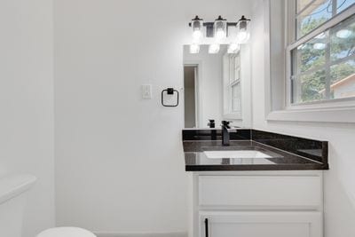 Building Photo - 725 W Brock St