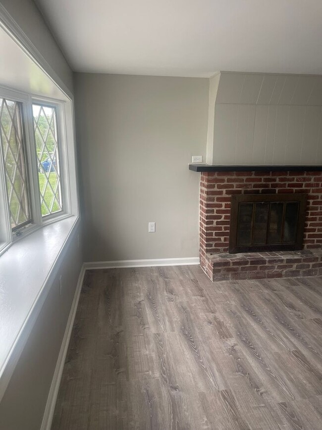 Building Photo - DELPARK MANOR