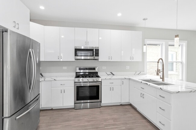 Building Photo - 1407 S 59th Ave
