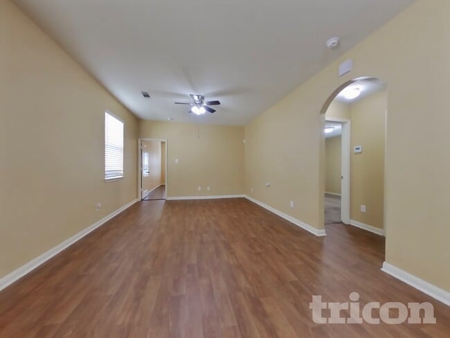 Building Photo - 2063 Sweet Lilac Dr