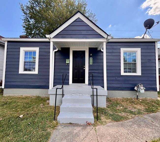 Building Photo - 219 N 32nd St