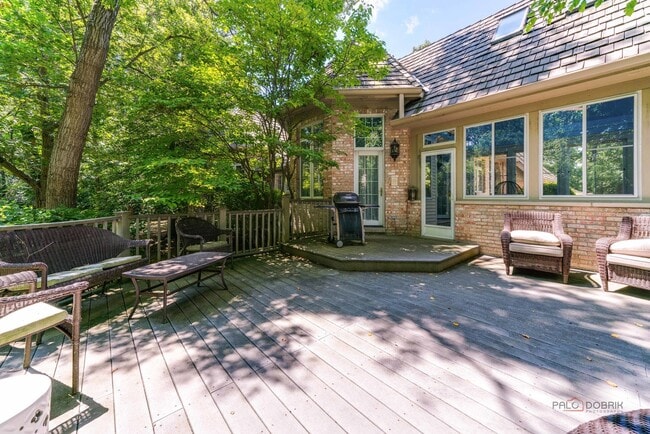 Building Photo - 14 Briarwood Ln