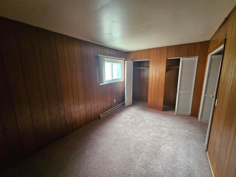 Building Photo - 2752 University Ave