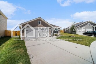 Building Photo - 904 Crimson Wolf Rd