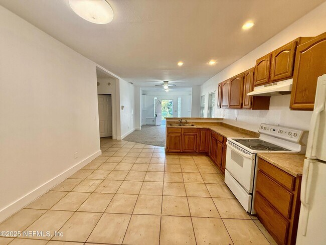 Building Photo - 2780 Sunnyside St