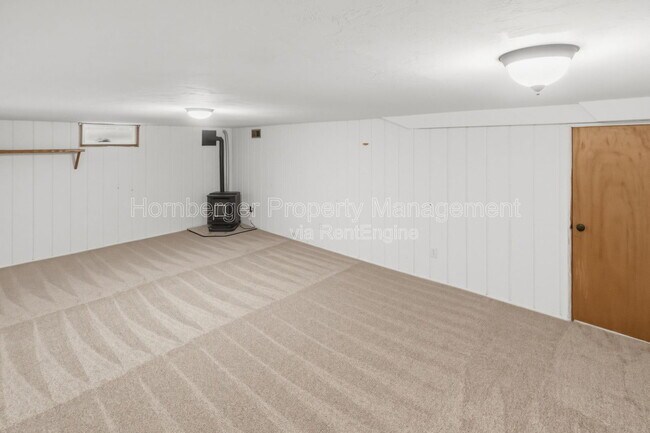 Building Photo - 612 E Walton Ave