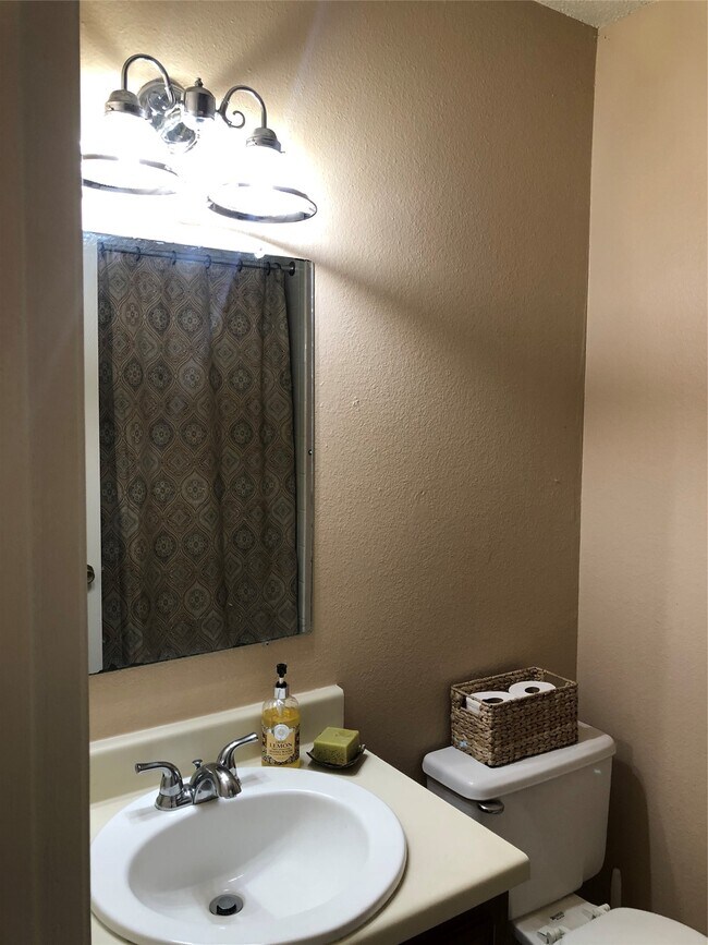 Building Photo - 1022 Wilson Rd