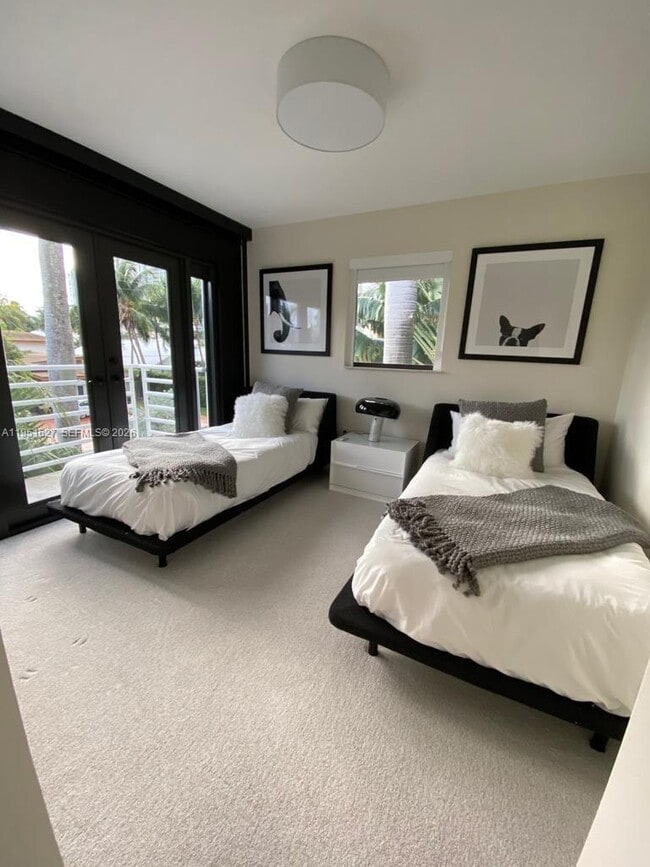 Building Photo - 1443 W 21st St