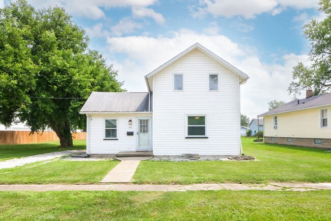 Building Photo - 415 Short St