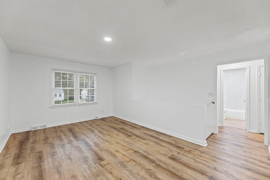 Building Photo - 226 S Ridgeview Rd
