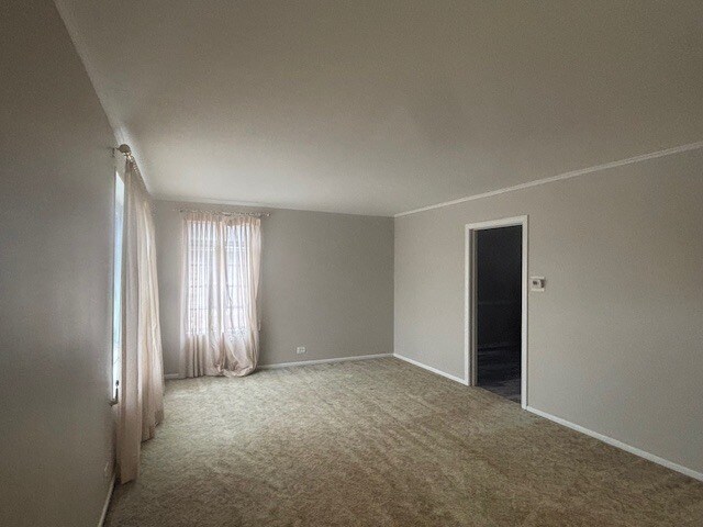 Building Photo - 2223 Hawthorne Rd