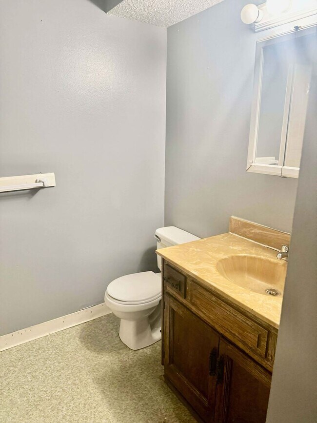 Building Photo - 8630 Lane Ave