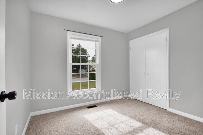 Building Photo - 3304 Redfox Rd