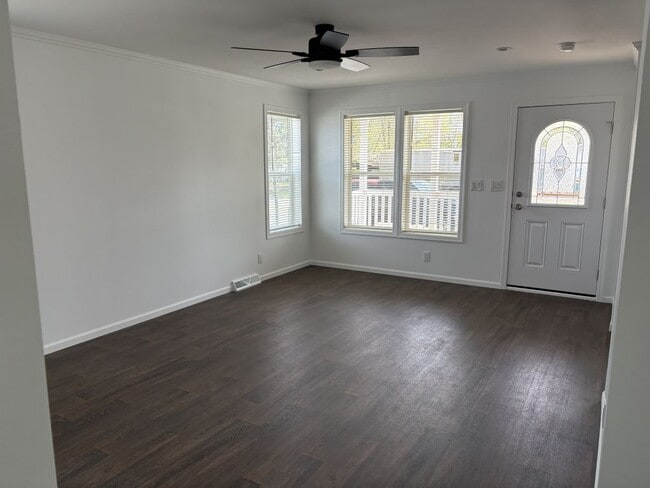 Building Photo - 13895 Bunratty Ave