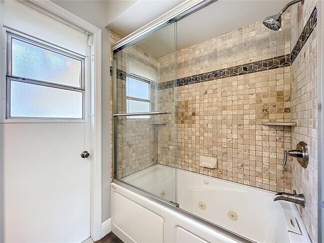 Building Photo - 9134 Sabal Palm Cir