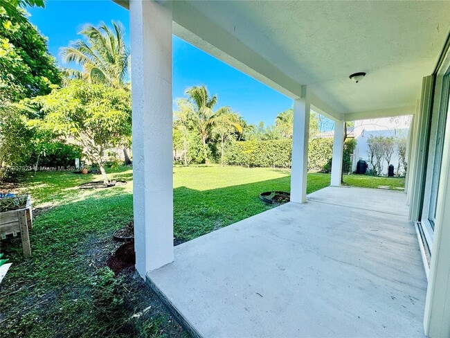 Building Photo - 4383 Laurel Ridge Cir