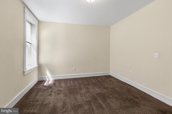 Building Photo - 6168 Ridge Ave