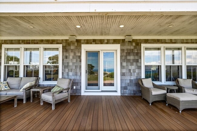 Building Photo - 15 Sheldon Rd