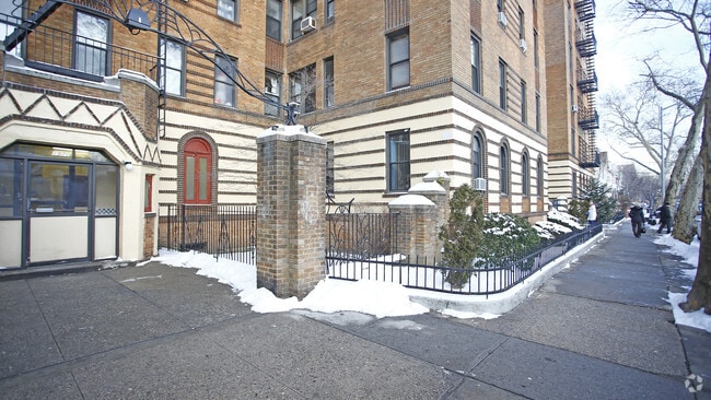 Building Photo - 1970 E 18th St
