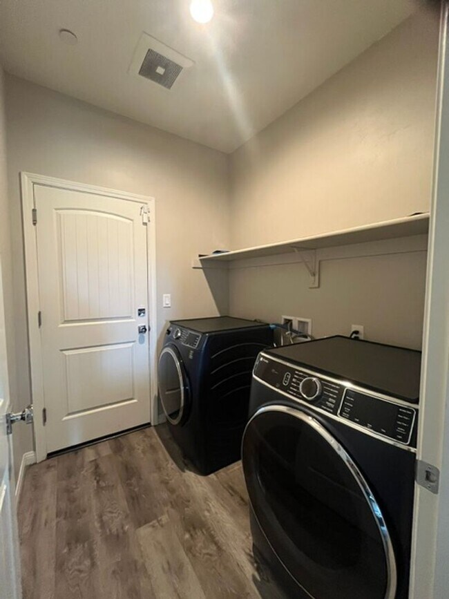 Building Photo - 9211 Jack Ranch Ct