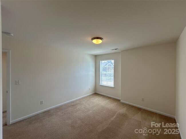 Building Photo - 6091 Starnes Dr