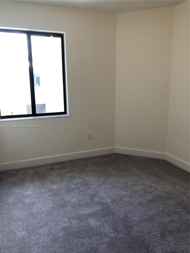 Building Photo - 4757 NW 83rd Pkwy