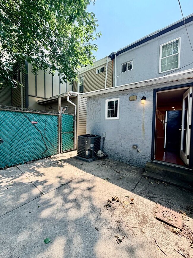 Building Photo - 4119 Brandywine St