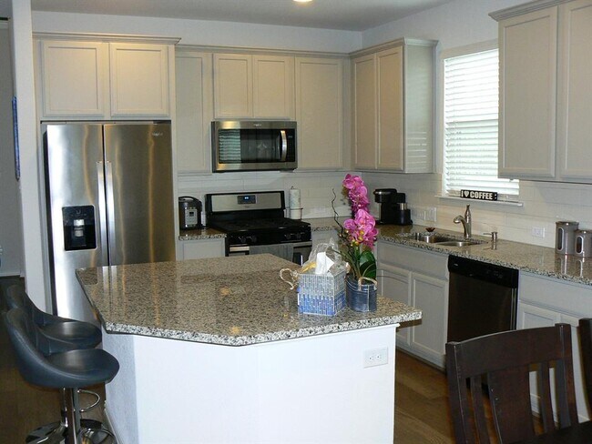 Building Photo - 5900 Bucine Cv