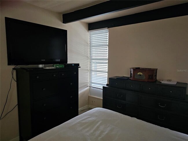 Building Photo - 915 Club Cir