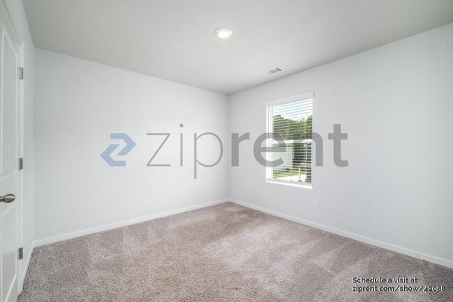 Building Photo - 165 Heard Ln