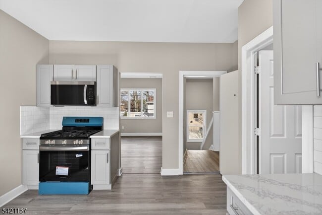 Building Photo - 378 Grand St