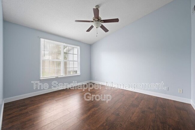 Building Photo - 1320 Pinnacle Ln