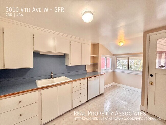 Building Photo - 3010 4th Ave W