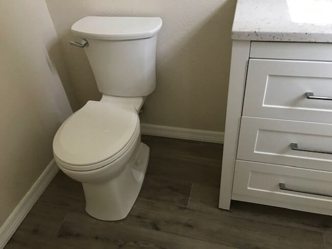 Building Photo - Conveniently located to I-4