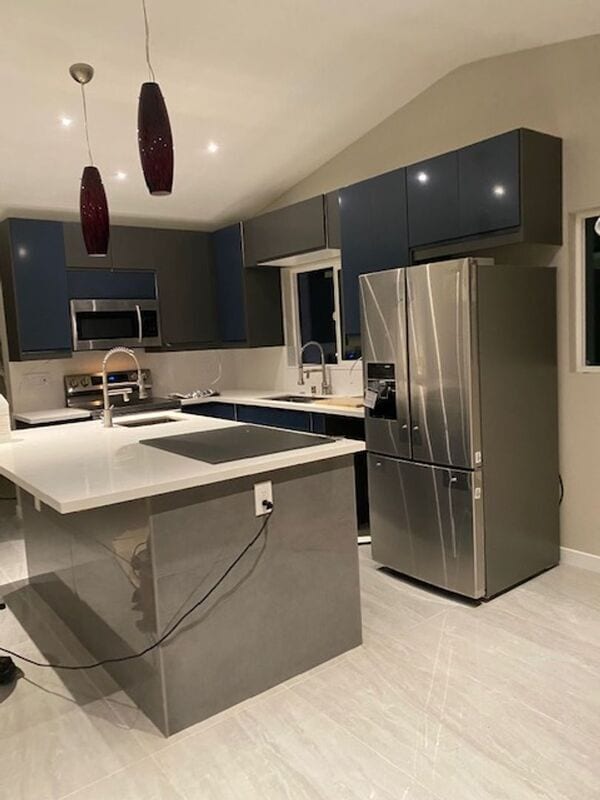 Building Photo - 6088 De La Rosa Ln