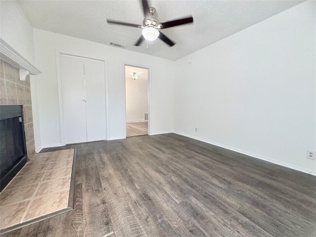 Building Photo - 6900 Trendal Ln