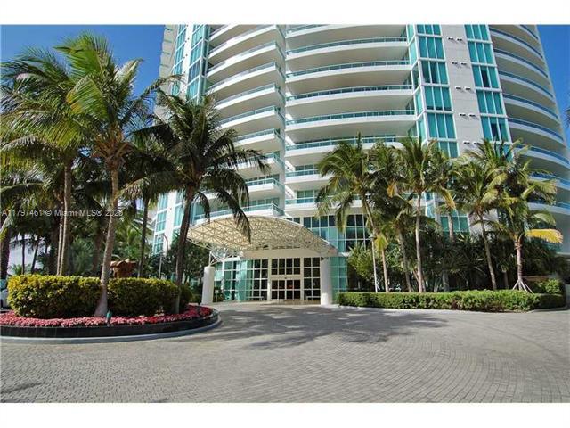 Building Photo - 1000 S Pointe Dr